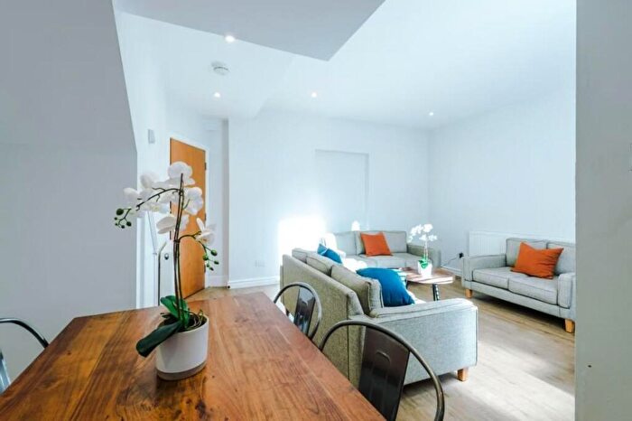 8 Bedroom House To Rent In Clayton Park Square, Newcastle Upon Tyne, NE2