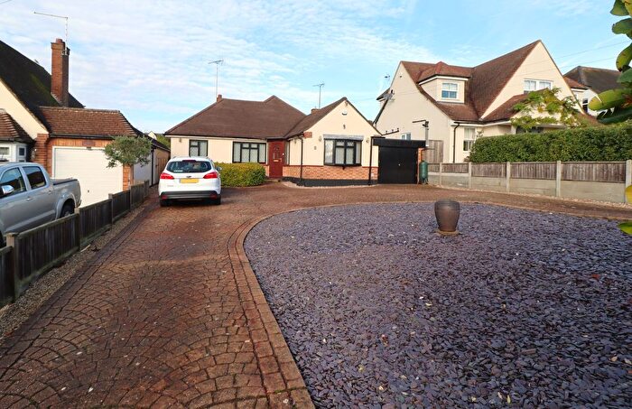 3 Bedroom Detached Bungalow For Sale In Warren Close, Rayleigh, SS6
