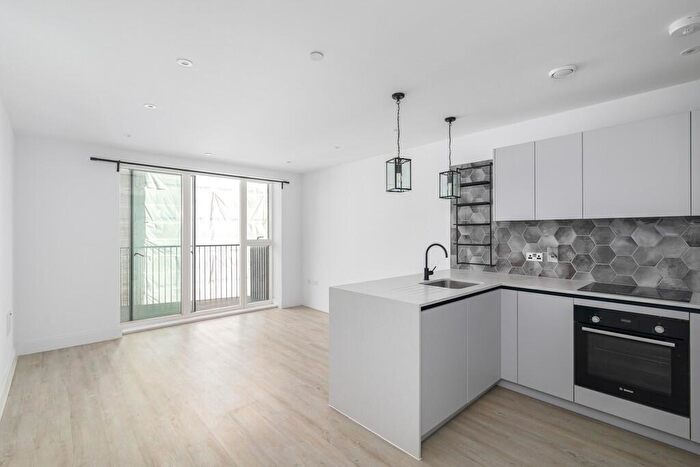 2 Bedroom Flat To Rent In Exploration Way, Slough, Berkshire, SL1