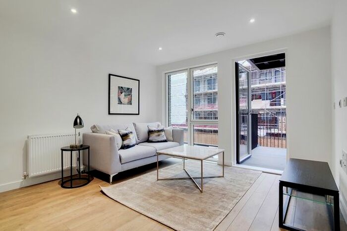 1 Bedroom Flat To Rent In Pavilions Court, Legacy Wharf, E15