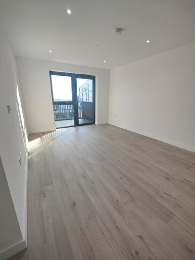 1 Bedroom Flat To Rent In Scarlet Court, Damsel Grove, N4