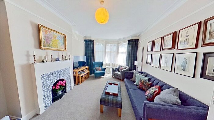 2 Bedroom Flat To Rent In Learmonth Grove, Edinburgh, EH4