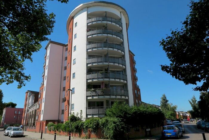 2 Bedroom Flat To Rent In Concorde Way, London, SE16
