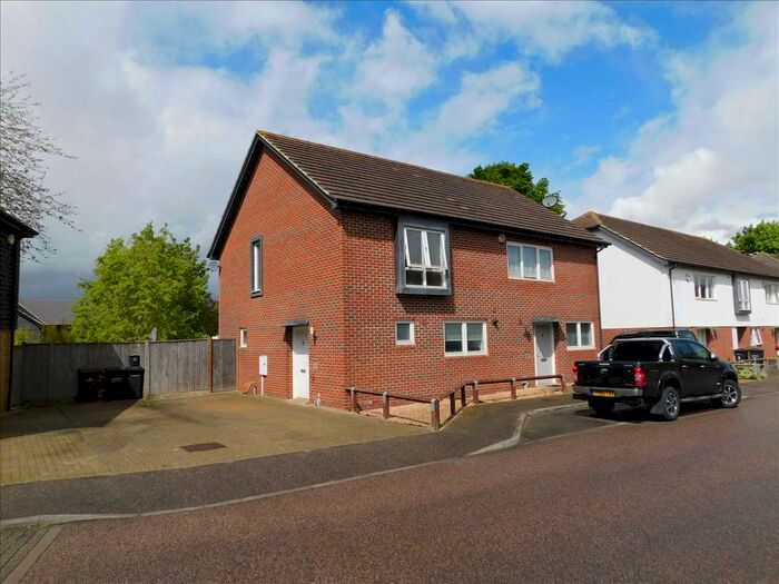 3 Bedroom Semi-Detached House To Rent In Nursery Grove, Gravesend, DA11