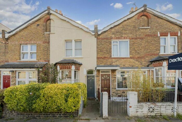 2 Bedroom Terraced House To Rent In Queens Road, London, N11