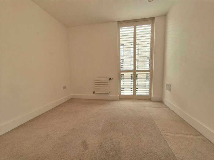 2 Bedroom Flat To Rent In Halyards Court, Durham Wharf Drive, Brentford, TW8