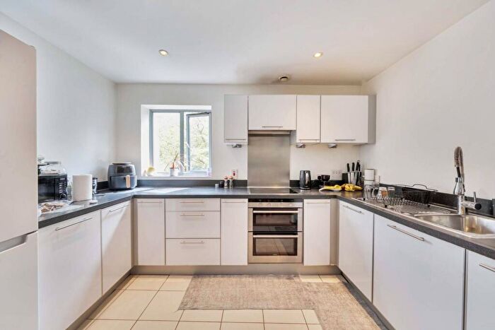 2 Bedroom Flat For Sale In Agate Close, Ealing, London, NW10