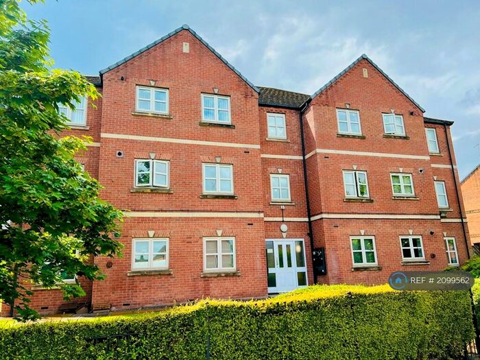 2 Bedroom Flat To Rent In Monk Bretton, Barnsley, S71