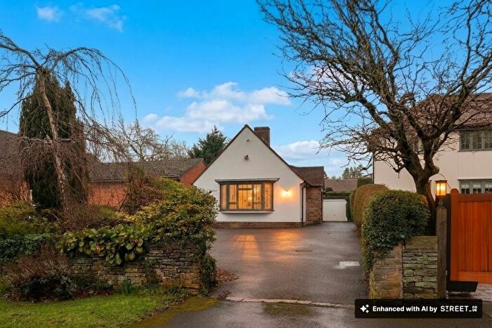 2 Bedroom Detached Bungalow For Sale In Chatsworth Road, Chesterfield, S40