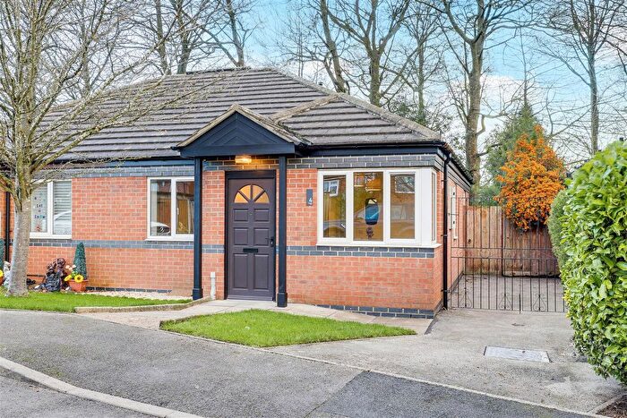 2 Bedroom Semi Detached Bungalow For Sale In Snowdon Close, Bestwood Park, Nottinghamshire, NG5