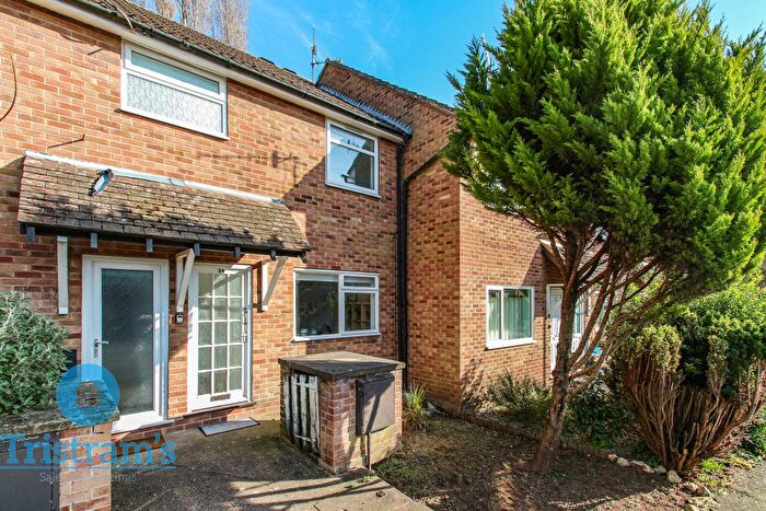 1 Bedroom Flat To Rent In Woodstock Avenue, Nottingham, NG7