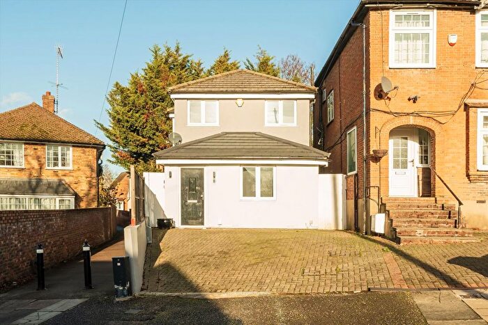 2 Bedroom Detached House To Rent In Studland Road, Hanwell, W7