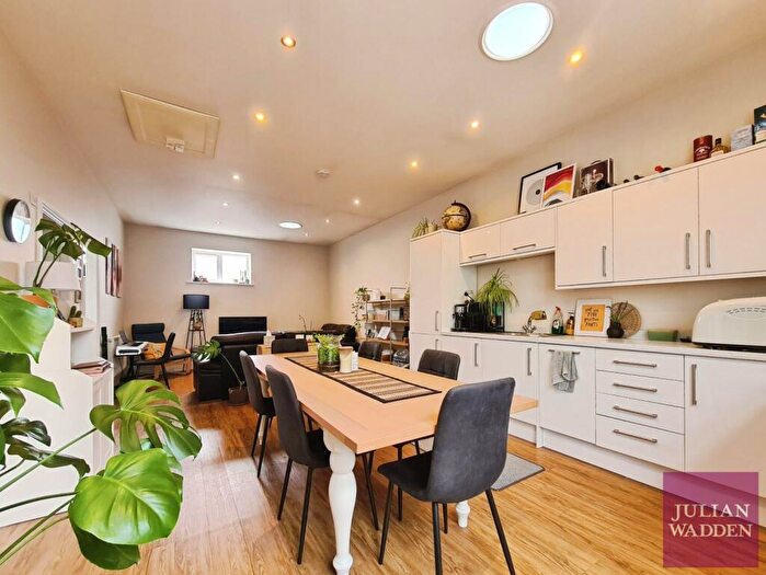 2 Bedroom Flat To Rent In Wood Street, Glossop, Derbyshire, SK13