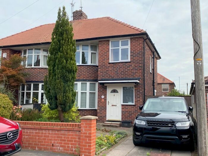 2 Bedroom Property For Sale In Woodlands Road, Heaton Mersey, Stockport