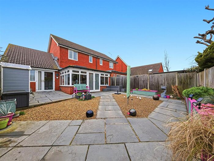 4 Bedroom Property For Sale In Pochard Crescent, Herne Bay, CT6