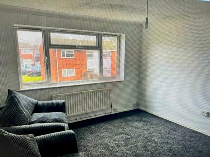 2 Bedroom Flat To Rent In Wollaston Close, Gillingham, ME8