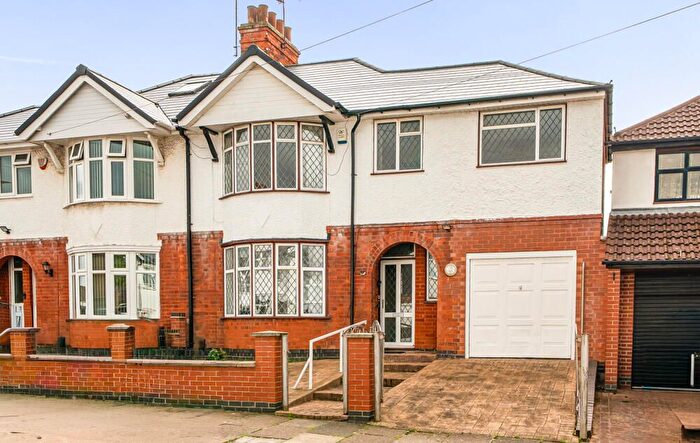 4 Bedroom Semi Detached House For Sale In Sandringham Avenue, Leicester, LE4
