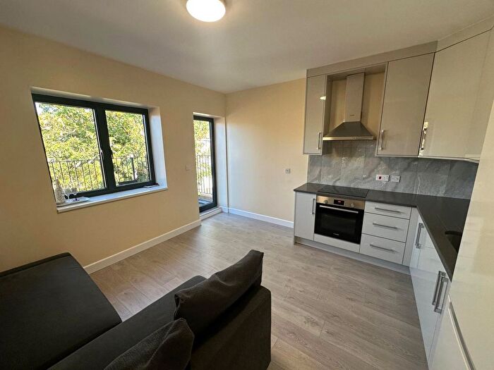 1 Bedroom Flat To Rent In Hertford Road, Enfield, EN3