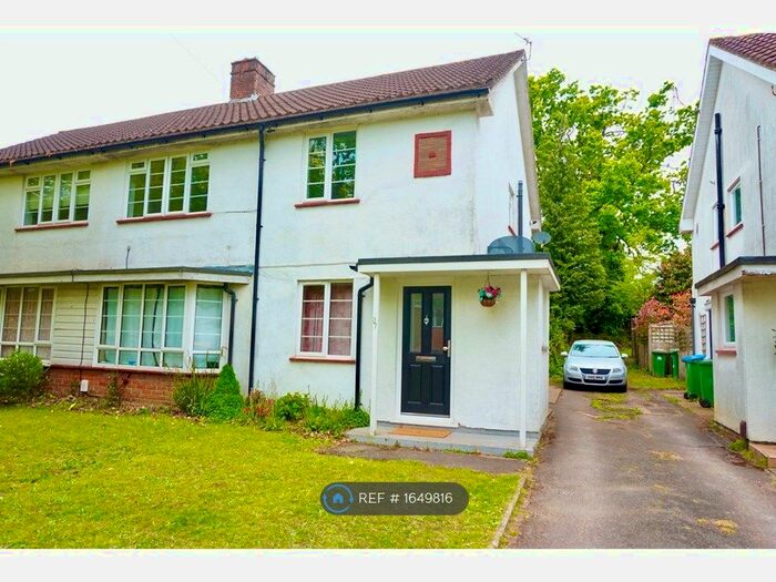 2 Bedroom Flat To Rent In Woodland Close, Southampton, SO18