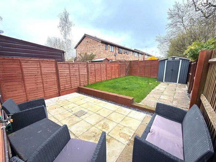 2 Bedroom End Of Terrace House For Sale In Furze Close, Bushmead, Luton, Bedfordshire, LU2