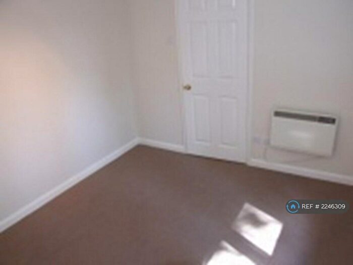 1 Bedroom Flat To Rent In Castle Marina, Nottingham, NG7
