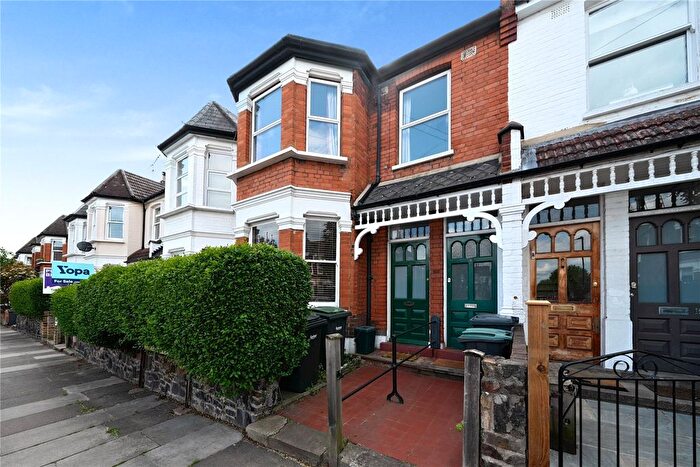 2 Bedroom Maisonette For Sale In North View Road, London, N8