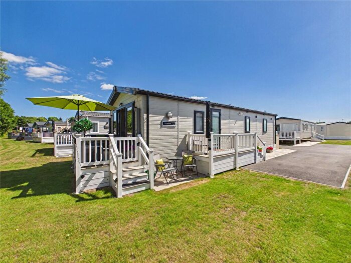 2 Bedroom Property For Sale In Walton Avenue, Felixstowe, Suffolk, IP11