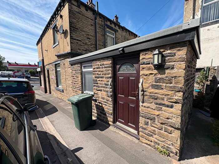 2 Bedroom Terraced House To Rent In Wakefield Rd, Bradford, BD4