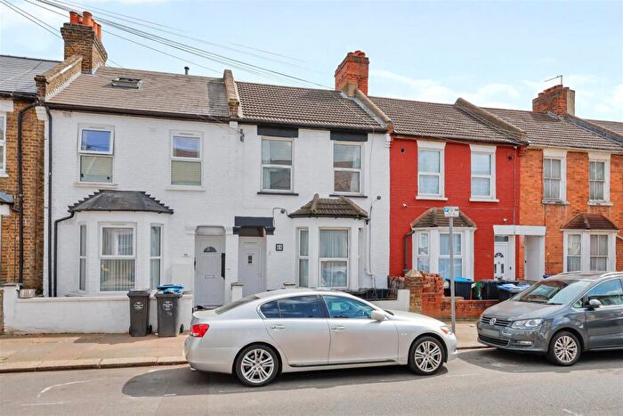 3 Bedroom Terraced House For Sale In Cobbold Road, Harlesden Road, NW10