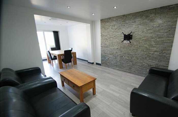 5 Bedroom Terraced House To Rent In Mayville Road, Hyde Park, Leeds, LS6