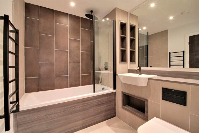 2 Bedroom Apartment To Rent In The Lancaster, Snow Hill Wharf, Shadwell Street, Birmingham, B4