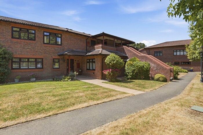 2 Bedroom Flat For Sale In Virginia Water, Surrey, GU25