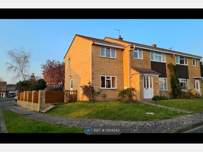 5 Bedroom Semi-Detached House To Rent In Three Sisters Lane, Cheltenham, GL52