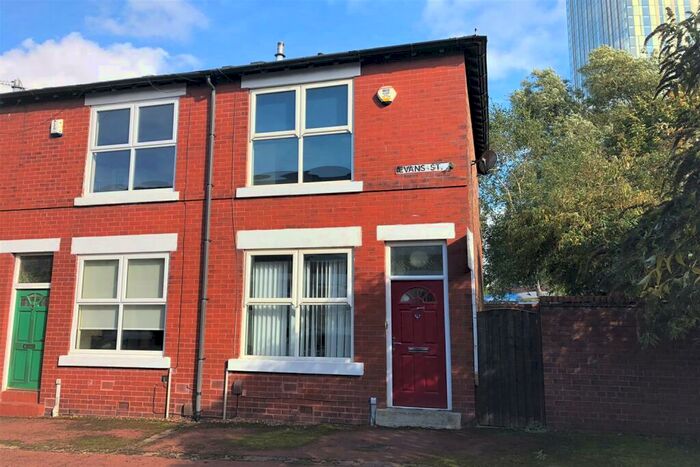 2 Bedroom End Of Terrace House To Rent In Evans Street, Salford, M3