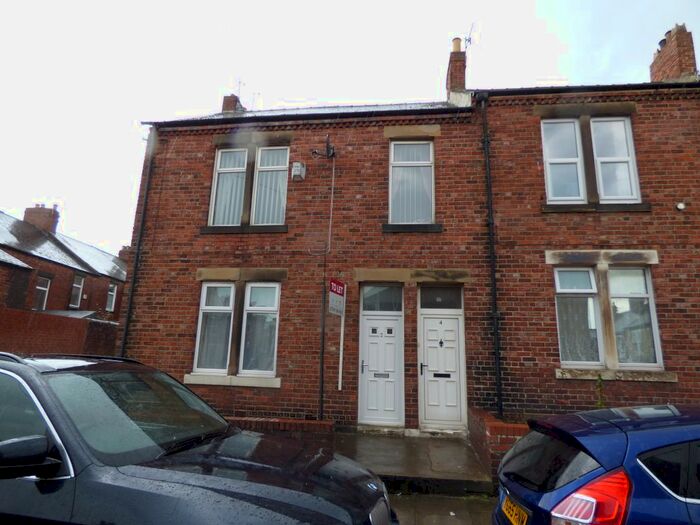 2 Bedroom Flat To Rent In Duke Street, Gateshead, NE10