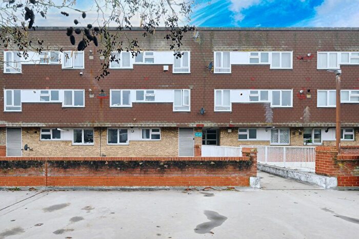 1 Bedroom Flat For Sale In Moorfield, Harlow, CM18