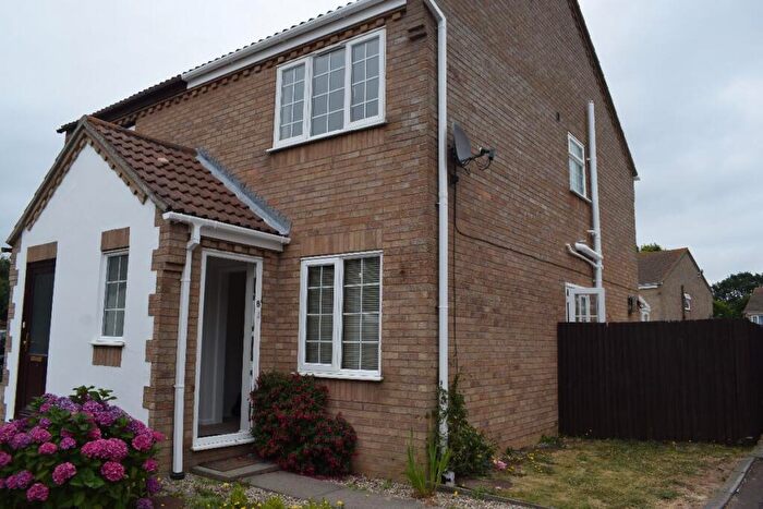2 Bedroom Semi-Detached House To Rent In Cortoncroft Close, CO13