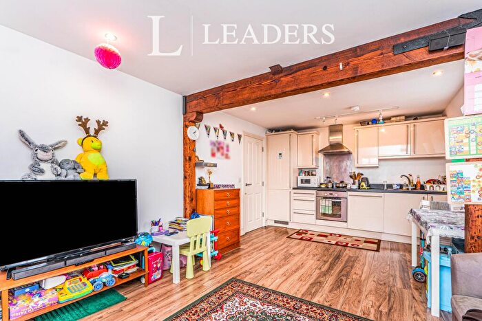 2 Bedroom Apartment To Rent In Castle Chambers, Lansdowne Hill, SO14