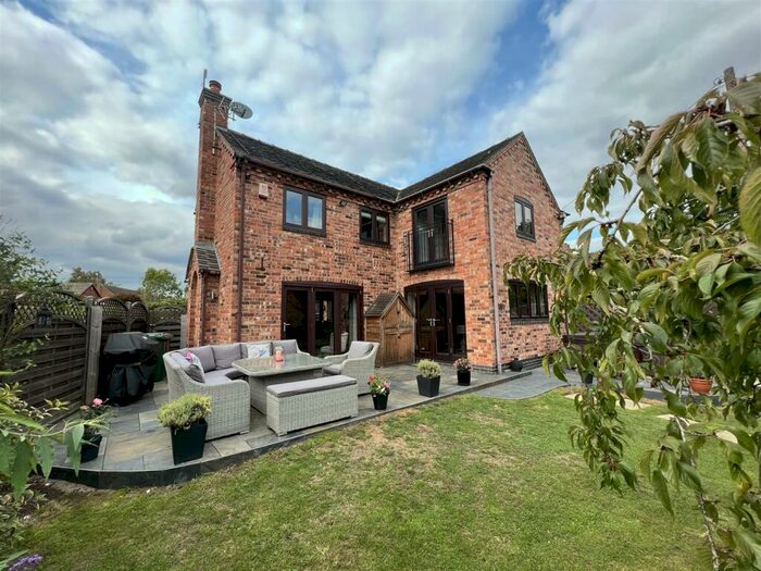 4 Bedroom Semi-Detached House To Rent In Trent Lane, Weston-On-Trent, Derby, DE72