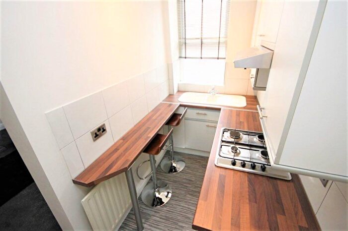 2 Bedroom Terraced House To Rent In Autumn Place, Hyde Park, Leeds, LS6