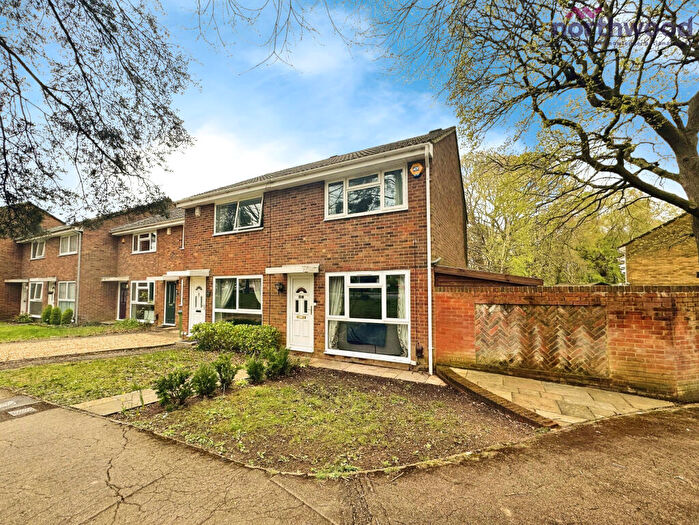 2 Bedroom End Of Terrace House To Rent In Sandpiper Road, Lordswood, Southampton, SO16