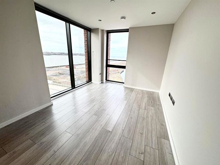 2 Bedroom Flat To Rent In Jesse Hartley Way, Liverpool, L3