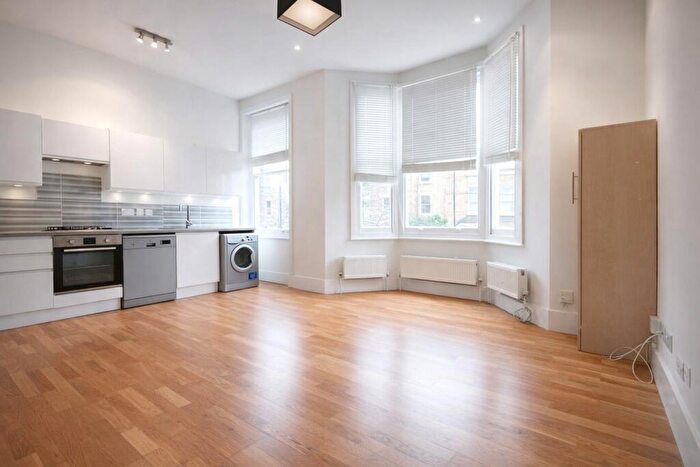 2 Bedroom Flat To Rent In Huddleston Road, Tufnell Park, N7