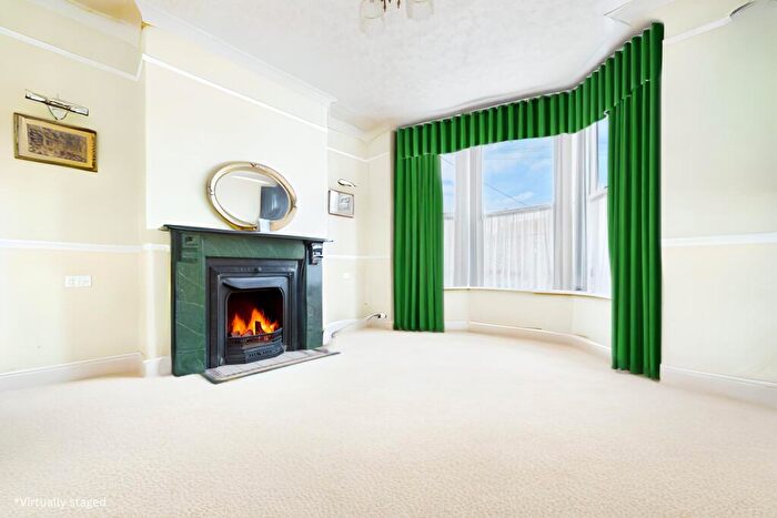 3 Bedroom Semi Detached House For Sale In Westfield Road, Barton-upon-Humber, North Lincolnshire, DN18