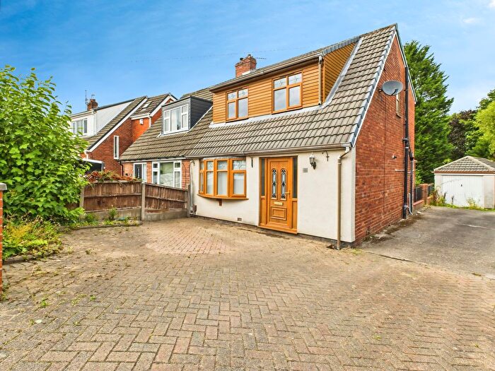 3 Bedroom Semi-detached House For Sale In Vicarage Drive, Haydock, WA11