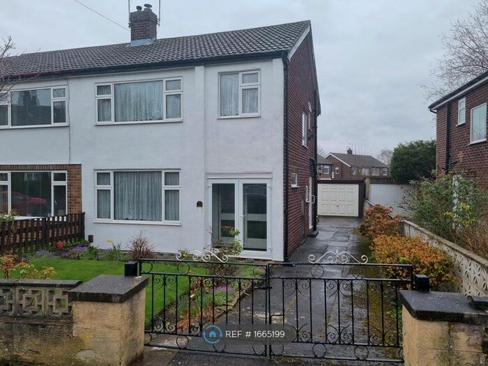 3 Bedroom Semi-Detached House To Rent In Stanmore Crescent, Leeds, LS4