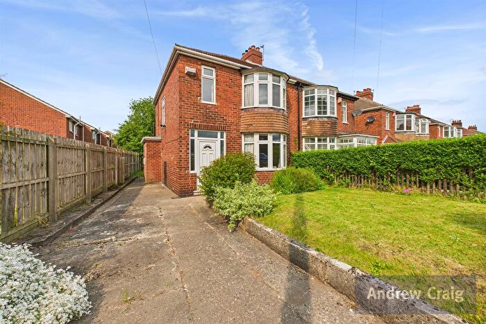 3 Bedroom Semi-Detached House For Sale In Ravensworth Road, Birtley, DH3