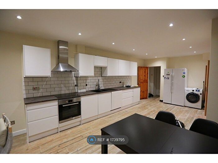 5 Bedroom Semi Detached House To Rent In Alresford Road, Guildford, GU2