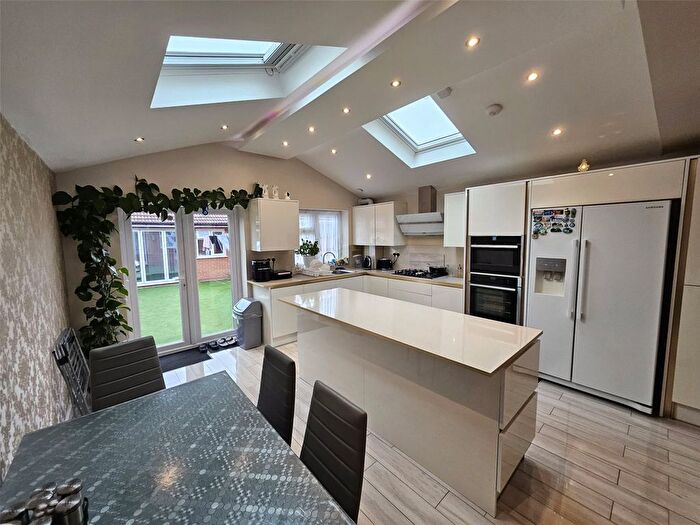 3 Bedroom Terraced House For Sale In Wyre Grove, Hayes, Greater London, UB3