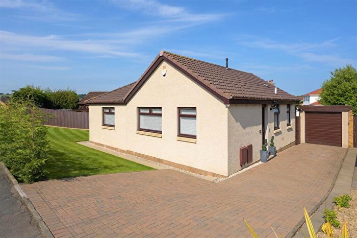 3 Bedroom Detached Bungalow For Sale In Glen Moriston Drive, Cairneyhill, KY12